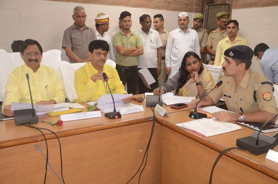 मुजफ्फरनगर के प्रभारी मंत्री चेतन चौहान ने की विकास कार्यो व कानून व्यवस्था की समीक्षा मुजफ्फरनगर के प्रभारी मंत्री चेतन चौहान ने की विकास कार्यो व कानून व्यवस्था की समीक्षा