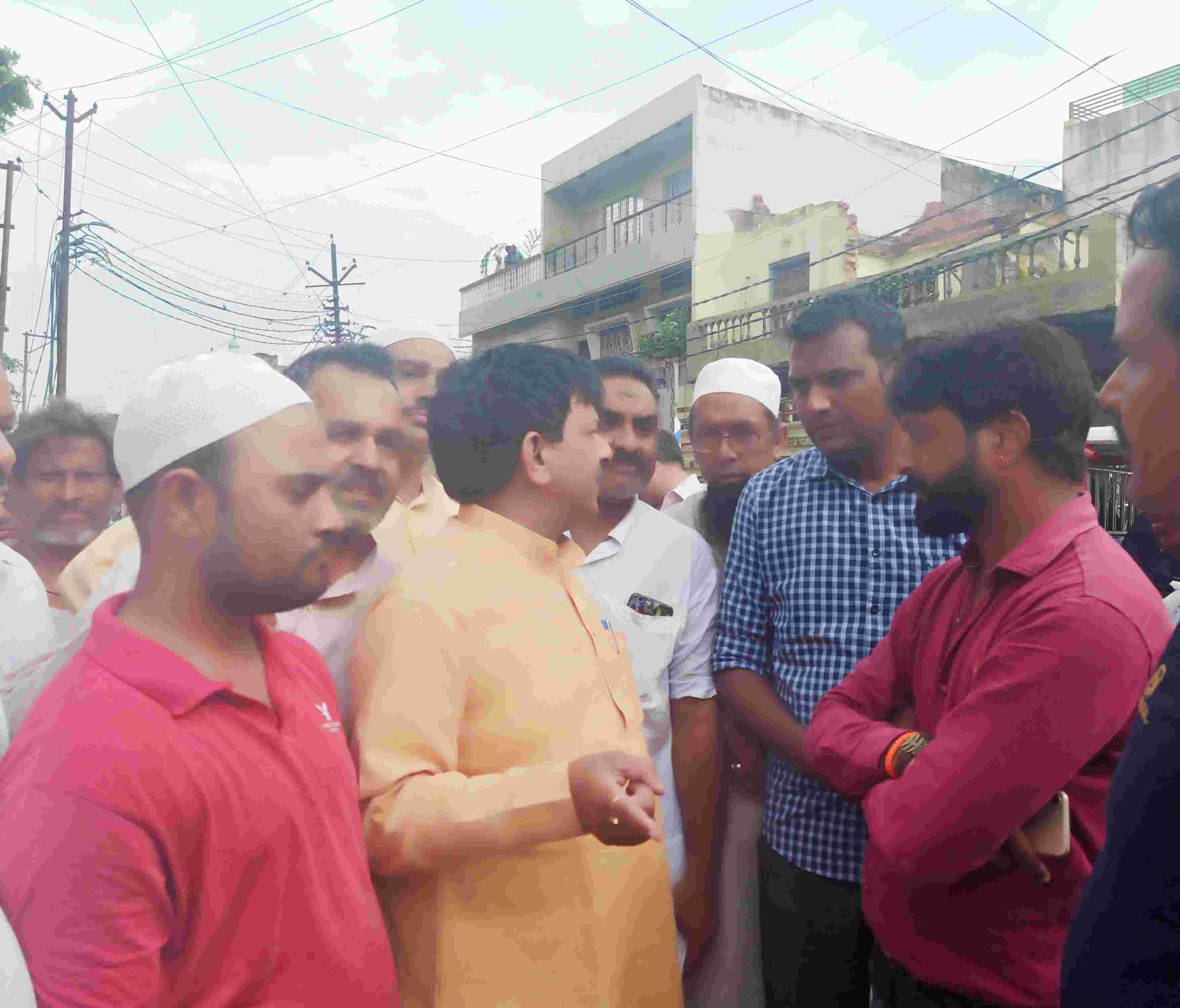 शहर में विकास का खाका खींच रहे कपिल देव शहर में विकास का खाका खींच रहे कपिल देव