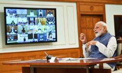 पीएम ने कोविड-19 से निपटने के प्रयासों में तेजी लाने के लिए मुख्यमंत्रियों के साथ किया विचार-विमर्श