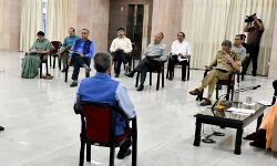 डीएम की ज़िम्मेदारी , उनके जनपद में कोई भूखा न रहे: योगी आदित्यनाथ डीएम की ज़िम्मेदारी , उनके जनपद में कोई भूखा न रहे: योगी आदित्यनाथ