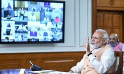 Lockdown और Social Distancing बनाए रखने के मानदंडों पर एक साथ अमल करने की जरूरत है : पीएम