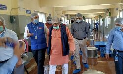 सुरेश खन्ना ने रसोईघर का किया निरीक्षण सुरेश खन्ना ने रसोईघर का किया निरीक्षण