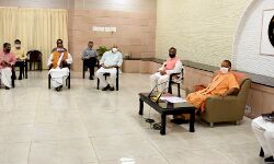 लाॅकडाउन पर उत्तर प्रदेश सरकार भारत सरकार की गाइडलाइन का पालन करेगी : सीएम लाॅकडाउन पर उत्तर प्रदेश सरकार भारत सरकार की गाइडलाइन का पालन करेगी : सीएम