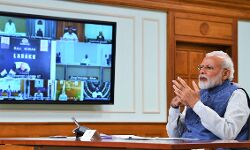 कोविड-19 के दौर में जिंदगी : नरेन्द्र मोदी कोविड-19 के दौर में जिंदगी : नरेन्द्र मोदी