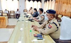 शामली डीएम एवं एसपी ने मुस्लिम धर्मगुरुओं के साथ की बैठक