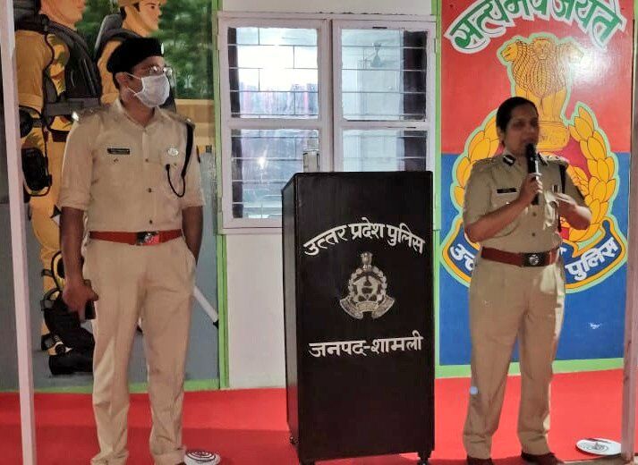 नोडल पुलिस अधिकारी लक्ष्मी ने कोविड-19 से बचाव हेतु पुलिसकर्मियों व अनुचरों को बताये टिप्स