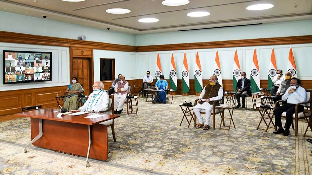 Lockdown के पॉजिटिव रिजल्ट,हजारों लोगों की जान बचाने में कामयाब रहा है देश : पीएम Lockdown के पॉजिटिव रिजल्ट,हजारों लोगों की जान बचाने में कामयाब रहा है देश : पीएम