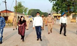 डीएम व एसपी ने मंडी समिति का किया निरीक्षण डीएम व एसपी ने मंडी समिति का किया निरीक्षण