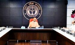 मुख्यमंत्री ने 75 जिलों में आईएएस,पीसीएस अधिकारियों को भेजने के दिये निर्देश