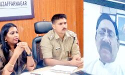 प्रभारी मंत्री चेतन चौहान ने ज़िले में की जा रही व्यवस्थाओं की समीक्षा की