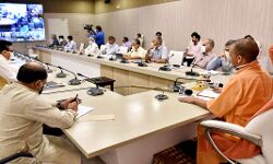 सीएम ने राज्य में उद्योगों की स्थापना के लिए जल्द से जल्द लैण्ड बैंक उपलब्ध कराने के दिए निर्देश