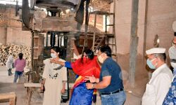स्वंय सहायता समूहों को आर्थिक रूप से सृदढ किया जायेगा - जिला मजिस्ट्रेट
