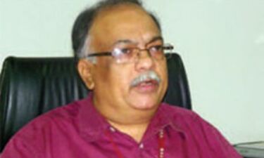 टिड्डी कीट से फसल को बचाने के लिए गन्ना विभाग ने शुरू किया अभियान