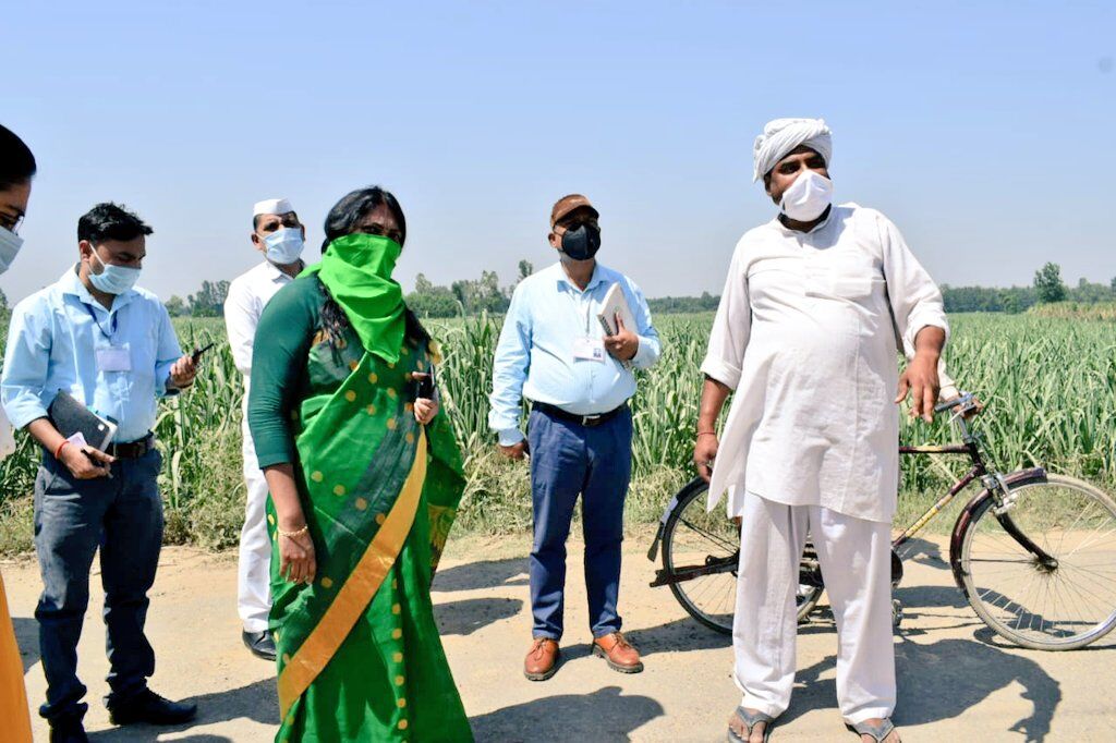 डीएम ने स्वंय सहायता समूह व मनरेगा के कार्यो का किया निरीक्षण डीएम ने स्वंय सहायता समूह व मनरेगा के कार्यो का किया निरीक्षण