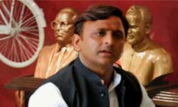 सरकार का रवैया पूर्णतया मजदूरों के प्रति असंवेदनशील और अमानवीय : अखिलेश यादव सरकार का रवैया पूर्णतया मजदूरों के प्रति असंवेदनशील और अमानवीय : अखिलेश यादव