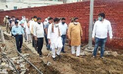 श्रीकान्त शर्मा ने किया श्री बांके बिहारी मंदिर के करीब चल रहे कामों का औचक निरीक्षण श्रीकान्त शर्मा ने किया श्री बांके बिहारी मंदिर के करीब चल रहे कामों का औचक निरीक्षण