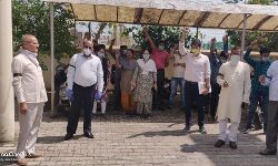 इलेक्ट्रिसिटी (अमेंडमेंट) बिल 2020 के विरोध में बिजली कर्मचारियों ने बांधी काली पट्टी