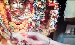 काशी के कोतवाल बाबा काल भैरव के मंदिर में भक्तों की अर्जियां