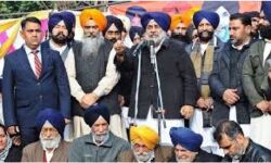 खालिस्तानी बोल पर शिरोमणि अकाली दल खामोश, उठ रहे कई सवाल खालिस्तानी बोल पर शिरोमणि अकाली दल खामोश, उठ रहे कई सवाल