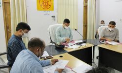 ज़िले की हर ग्राम पंचायतों मेंं होगा सामुदायिक शौचालय का निर्माण : डीएम