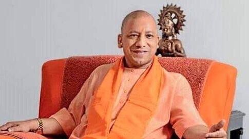 योगी सरकार बनाएगी टॉपर्स के घर तक सड़क, देगी 1-1 लाख और लैपटॉप योगी सरकार बनाएगी टॉपर्स के घर तक सड़क, देगी 1-1 लाख और लैपटॉप