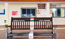 भारत का अकेला ऐसा रेलवे स्टेशन, आधा भाग गुजरात में तो शेष महाराष्ट्र में भारत का अकेला ऐसा रेलवे स्टेशन, आधा भाग गुजरात में तो शेष महाराष्ट्र में