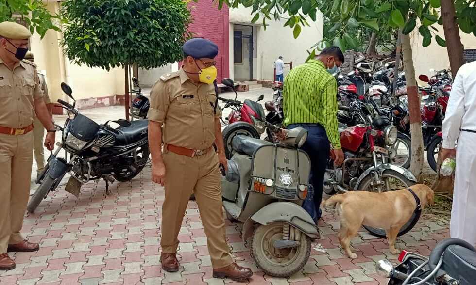 ग्रामीण पुलिस अधीक्षक नेपाल ने कचहरी परिसर में परखी सुरक्षा व्यवस्था