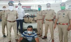 पुलिस ने मुठभेड़ में एक शराब तस्कर को किया गिरफ्तार