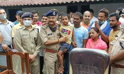 प्रशांत ने पुलिस को कराया प्राउड फील : 17 घंटे में मां की गोद में पहुंचा अपहृत बालक प्रशांत ने पुलिस को कराया प्राउड फील : 17 घंटे में मां की गोद में पहुंचा अपहृत बालक