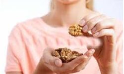 अखरोट खाएं, डिप्रेशन को दूर भगाएं अखरोट खाएं, डिप्रेशन को दूर भगाएं