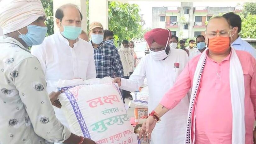 सुरेश राणा ने बाढ़ की स्थिति तथा बचाव कार्यो की समीक्षा कर खाद्यान सामग्री की वितरित