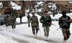 पैंगोग झील पर चीन की पैंतरेबाजी पैंगोग झील पर चीन की पैंतरेबाजी