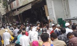 कोरोना से पब्लिक का खौफ खत्म- जाम बरकरार कोरोना से पब्लिक का खौफ खत्म- जाम बरकरार