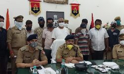 इंस्पेक्टर कपरवान का कारनामा-नशे के सौदागरों पर शिकंजा, 9 तस्कर गिरफ्तार, 60 लाख की स्मैक बरामद इंस्पेक्टर कपरवान का कारनामा-नशे के सौदागरों पर शिकंजा, 9 तस्कर गिरफ्तार, 60 लाख की स्मैक बरामद