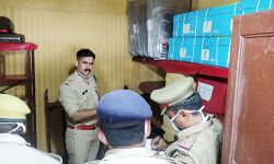 एसएसपी अभिषेक यादव ने शाहपुर व चरथावल थानें का किया औचक निरीक्षण