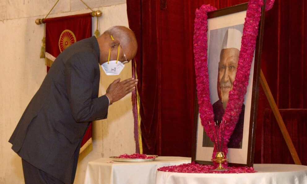 राष्ट्रपति ने डॉ. शंकर दयाल शर्मा को उनकी जयंती पर दी श्रद्धांजलि