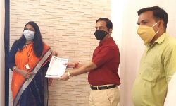 मुजफ्फरनगर मीडिया सैन्टर ने डीएम को सौंपा मुख्यमंत्री के नाम ज्ञापन मुजफ्फरनगर मीडिया सैन्टर ने डीएम को सौंपा मुख्यमंत्री के नाम ज्ञापन