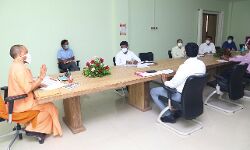 निजी होस्पिटल में शासन द्वारा निर्धारित दर से ज्यादा फीस पर सख्त कार्रवाई : सीएम