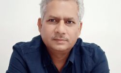 उदय प्रकाश का एक साल - शराब तस्करों पर कसता रहा आबकारी विभाग का शिकंजा उदय प्रकाश का एक साल - शराब तस्करों पर कसता रहा आबकारी विभाग का शिकंजा