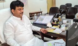 मंत्री कपिलदेव ने वैश्य महासम्मेलन में वीडियो कॉन्फ्रेंसिंग से की वार्ता मंत्री कपिलदेव ने वैश्य महासम्मेलन में वीडियो कॉन्फ्रेंसिंग से की वार्ता