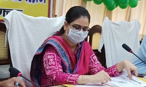 जिलाधिकारी जसजीत कौर ने अधिकारियों को किया निर्देशित