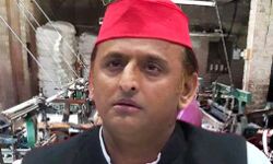 बुनकरों को पुराने बकाये के नाम पर प्रताड़ित किया जा रहा है : अखिलेश यादव बुनकरों को पुराने बकाये के नाम पर प्रताड़ित किया जा रहा है : अखिलेश यादव