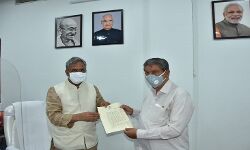 आखिर क्यों की हरीश रावत ने सीएम त्रिवेंद्र रावत की तारीफ