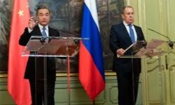 चीन और रूस एक साथ, एक-दूसरे के हकों की हिमायत चीन और रूस एक साथ, एक-दूसरे के हकों की हिमायत