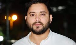 बीजेपी के आत्मनिर्भर बिहार पर तेजस्वी यादव की चार बात बीजेपी के आत्मनिर्भर बिहार पर तेजस्वी यादव की चार बात