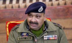 दहशतगर्दों को सरहद पार भेजने के लिए सुरंगों का इस्तेमाल कर रहा पाकिस्तान : डीजीपी दहशतगर्दों को सरहद पार भेजने के लिए सुरंगों का इस्तेमाल कर रहा पाकिस्तान : डीजीपी