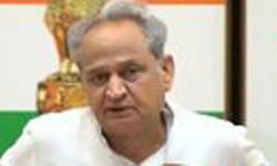 कोरोना अब लोगों की लड़ाई बना- गहलोत कोरोना अब लोगों की लड़ाई बना- गहलोत