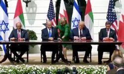 ऐतिहासिक दिन : Israel ने UAE और Bahrain के साथ समझौते पर किए हस्ताक्षर ऐतिहासिक दिन : Israel ने UAE और Bahrain के साथ समझौते पर किए हस्ताक्षर