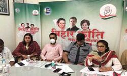 मोदी पर चुनाव नजदीक आते ही घोषणाएं शुरू करने का आरोप : कांग्रेस