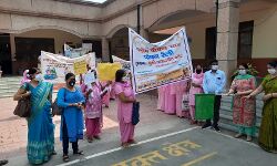 डीएम जसजीत कौर ने पोषण माह रैली को हरी झंडी दिखाकर किया रवाना